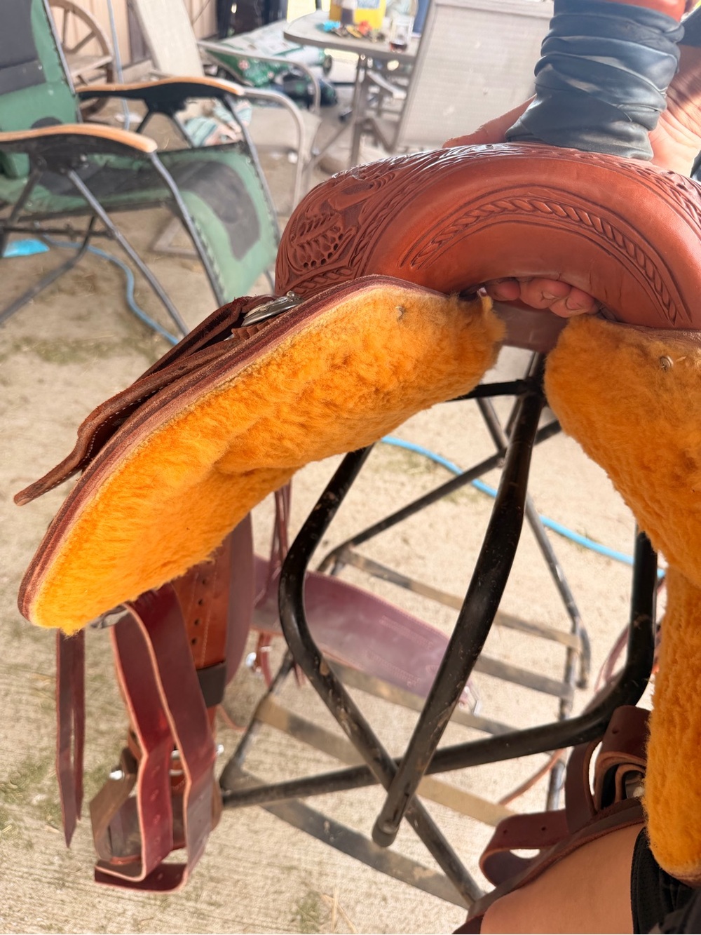 Hand-Tooled Floral Leather Western Saddle - Brown - Picture 5 of 5